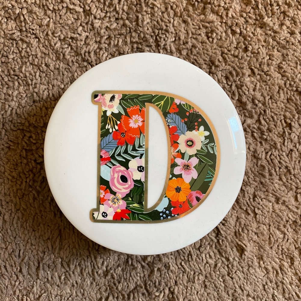 cute “D” trinket holder